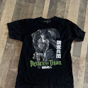 Shingeki no Kyojin”Wings of Freedom" Survey Corps TeeOfficial Anime Merch size M